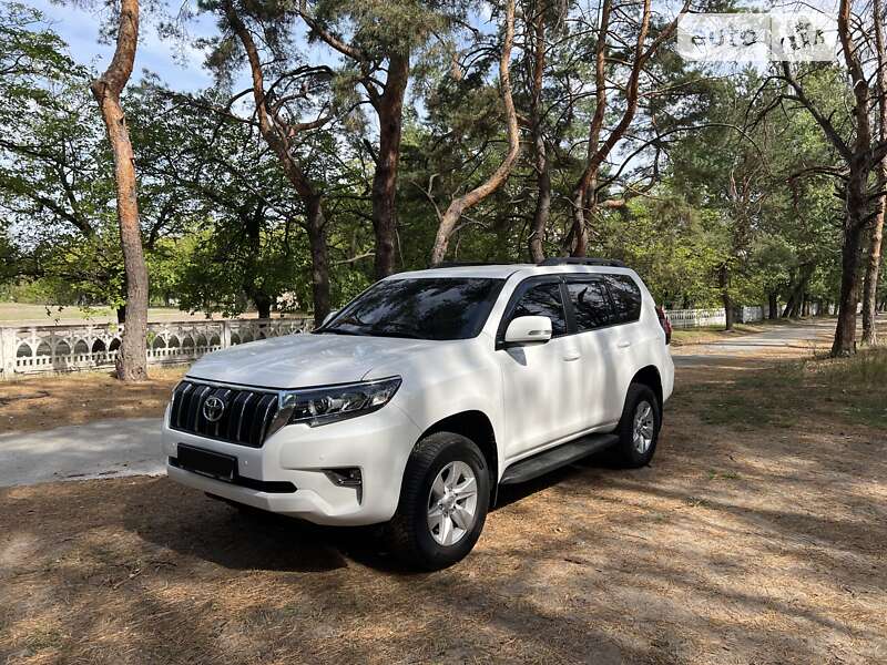 Внедорожник / Кроссовер Toyota Land Cruiser Prado 2017 в Днепре фото 21 Внедорожник / Кроссовер Toyota Land Cruiser Prado 2017 в Днепре