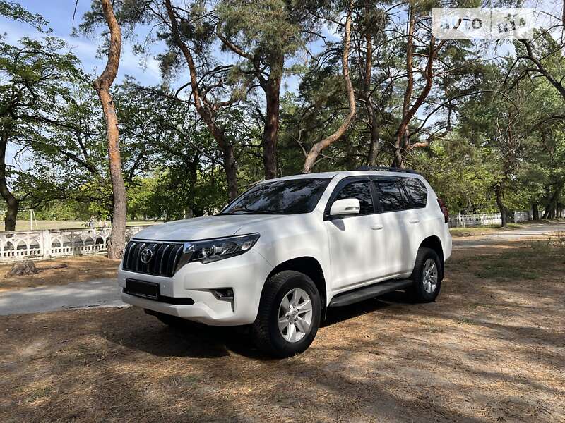 Внедорожник / Кроссовер Toyota Land Cruiser Prado 2017 в Днепре фото 24 Внедорожник / Кроссовер Toyota Land Cruiser Prado 2017 в Днепре
