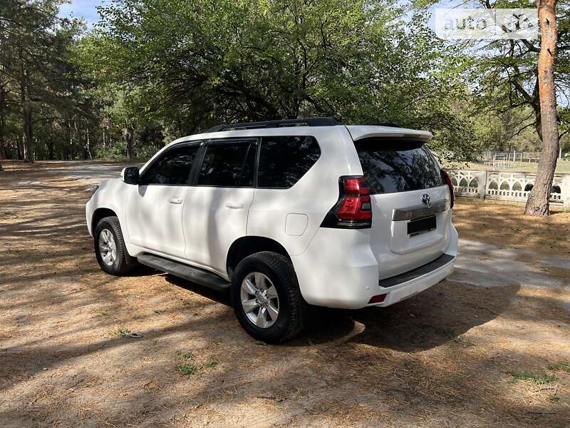 Внедорожник / Кроссовер Toyota Land Cruiser Prado 2017 в Днепре фото 31 Внедорожник / Кроссовер Toyota Land Cruiser Prado 2017 в Днепре