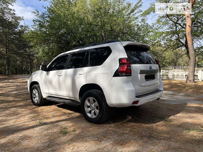 Внедорожник / Кроссовер Toyota Land Cruiser Prado 2017 в Днепре фото 33 Внедорожник / Кроссовер Toyota Land Cruiser Prado 2017 в Днепре