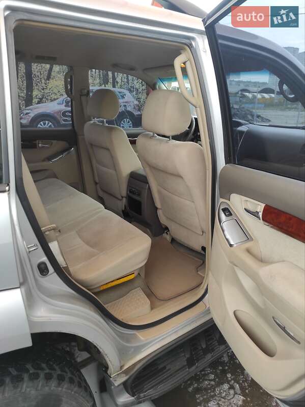 Внедорожник / Кроссовер Toyota Land Cruiser Prado 2004 в Харькове