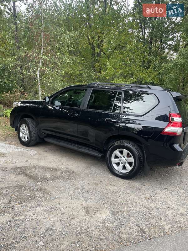 Позашляховик / Кросовер Toyota Land Cruiser Prado 2015 в Києві