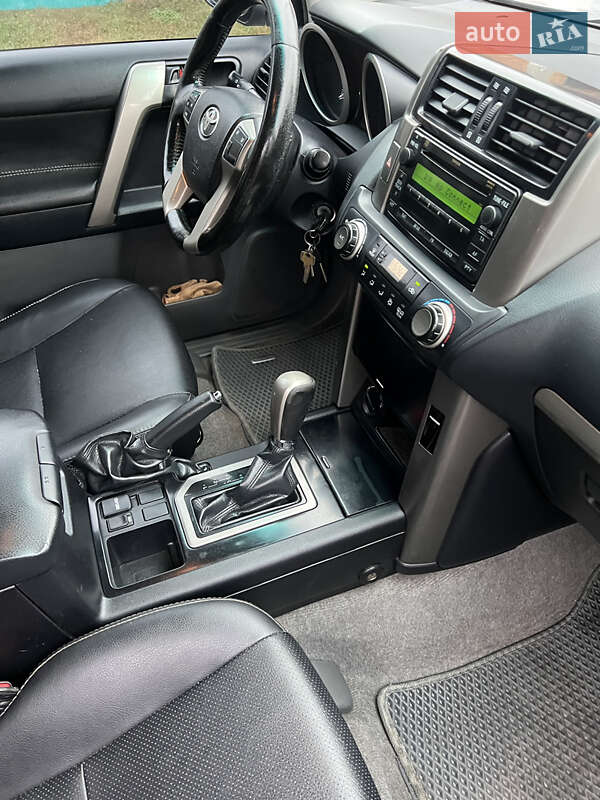 Внедорожник / Кроссовер Toyota Land Cruiser Prado 2011 в Виннице