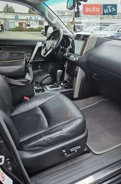 Внедорожник / Кроссовер Toyota Land Cruiser Prado 2010 в 