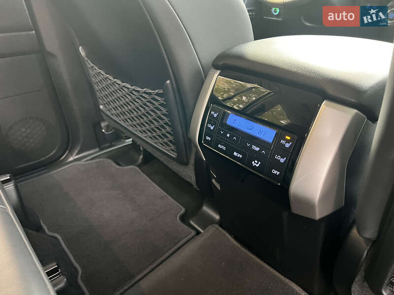 Внедорожник / Кроссовер Toyota Land Cruiser Prado 2021 в Киеве