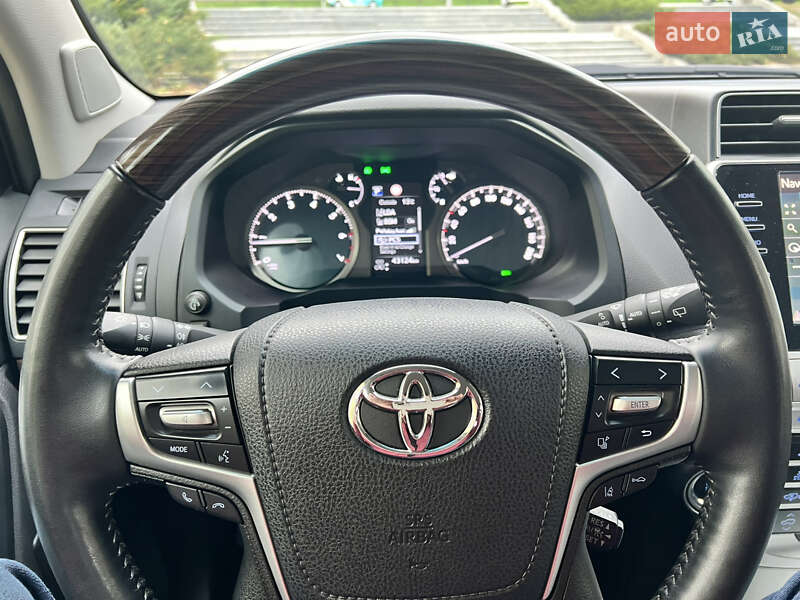 Внедорожник / Кроссовер Toyota Land Cruiser Prado 2021 в Киеве