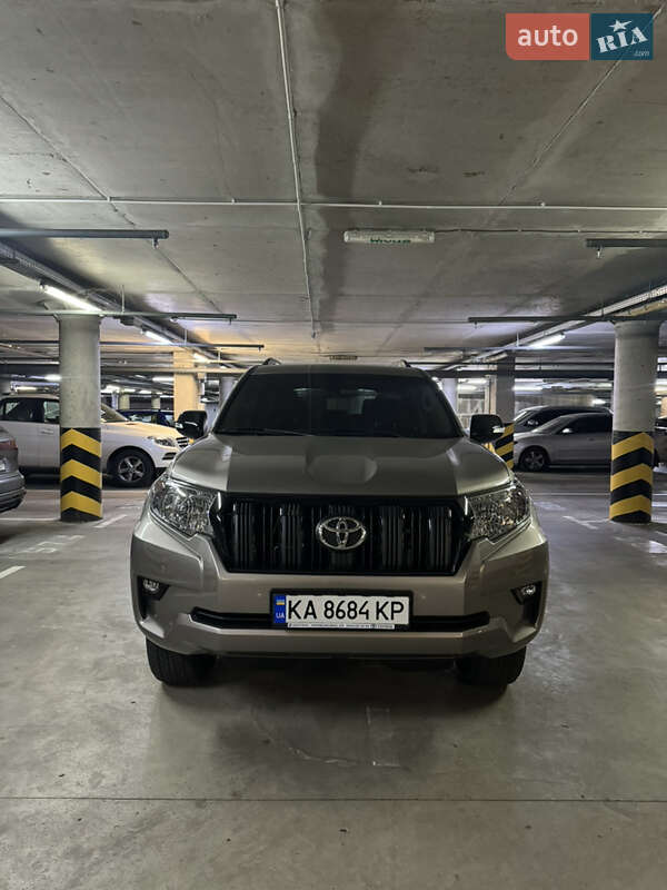 Внедорожник / Кроссовер Toyota Land Cruiser Prado 2018 в Киеве