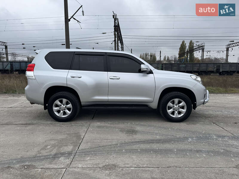 Позашляховик / Кросовер Toyota Land Cruiser Prado 2010 в Подільську