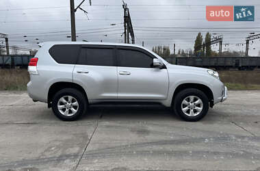 Внедорожник / Кроссовер Toyota Land Cruiser Prado 2010 в 