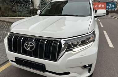 Позашляховик / Кросовер Toyota Land Cruiser Prado 2022 в Києві