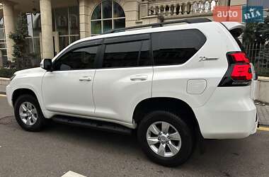 Позашляховик / Кросовер Toyota Land Cruiser Prado 2022 в Києві