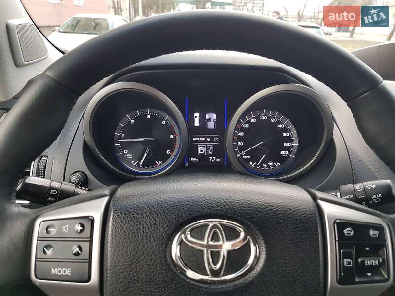 Позашляховик / Кросовер Toyota Land Cruiser Prado 2014 в Києві