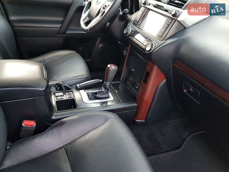 Позашляховик / Кросовер Toyota Land Cruiser Prado 2014 в Києві