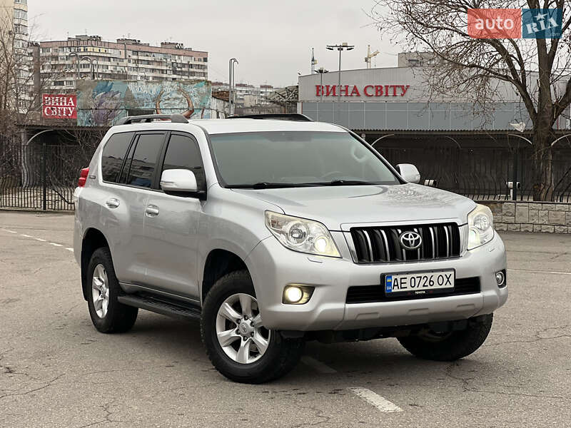 Позашляховик / Кросовер Toyota Land Cruiser Prado 2011 в Запоріжжі