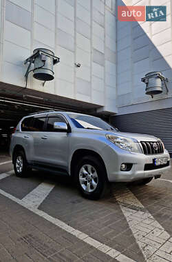 Внедорожник / Кроссовер Toyota Land Cruiser Prado 2010 в Киеве