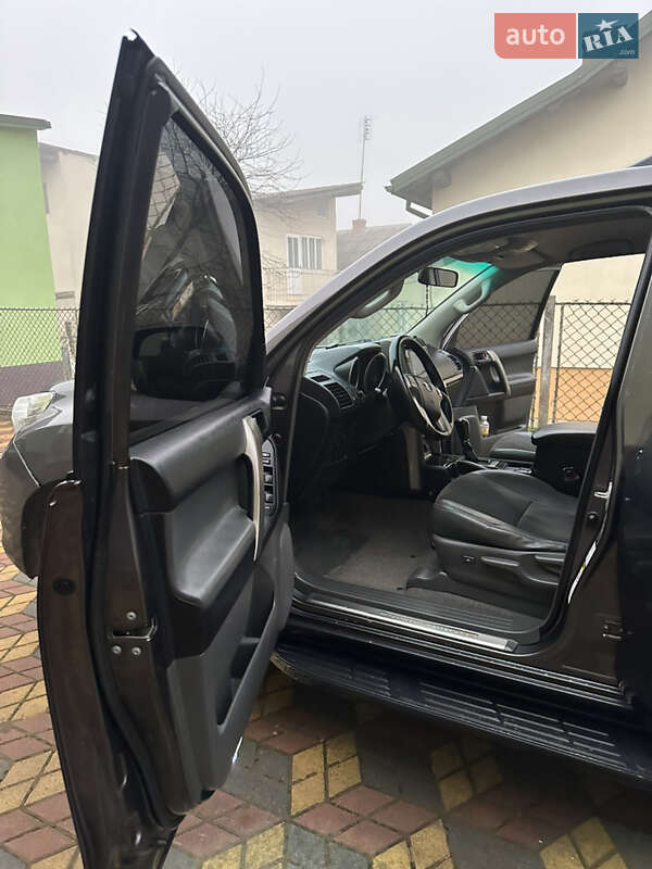 Внедорожник / Кроссовер Toyota Land Cruiser Prado 2011 в Самборе