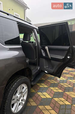 Внедорожник / Кроссовер Toyota Land Cruiser Prado 2011 в 