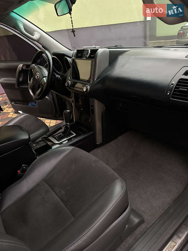 Внедорожник / Кроссовер Toyota Land Cruiser Prado 2011 в Самборе