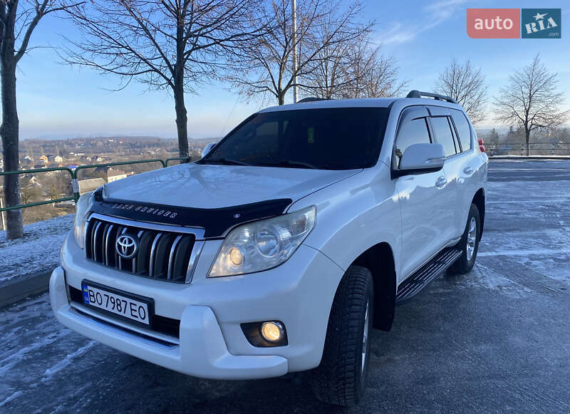 Внедорожник / Кроссовер Toyota Land Cruiser Prado 2011 в Тернополе