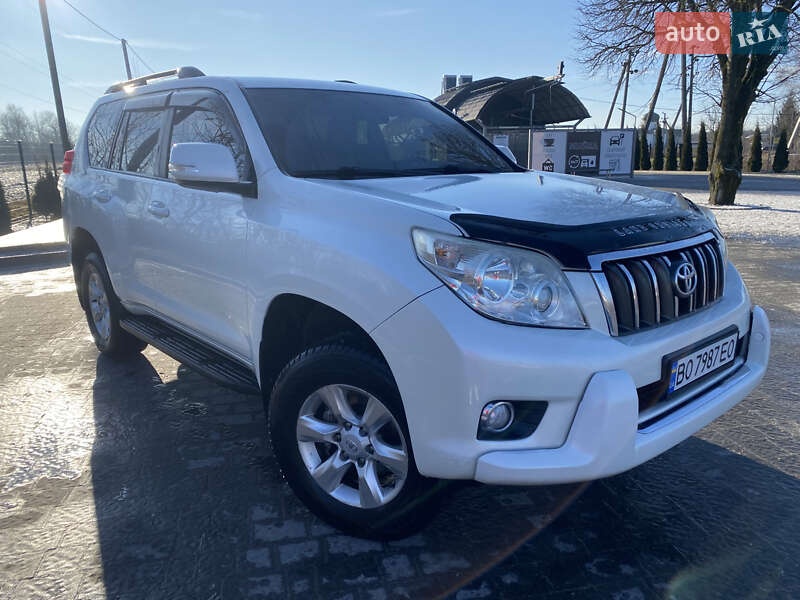 Внедорожник / Кроссовер Toyota Land Cruiser Prado 2011 в Тернополе