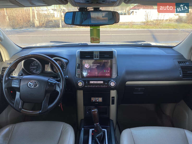 Внедорожник / Кроссовер Toyota Land Cruiser Prado 2011 в Тернополе