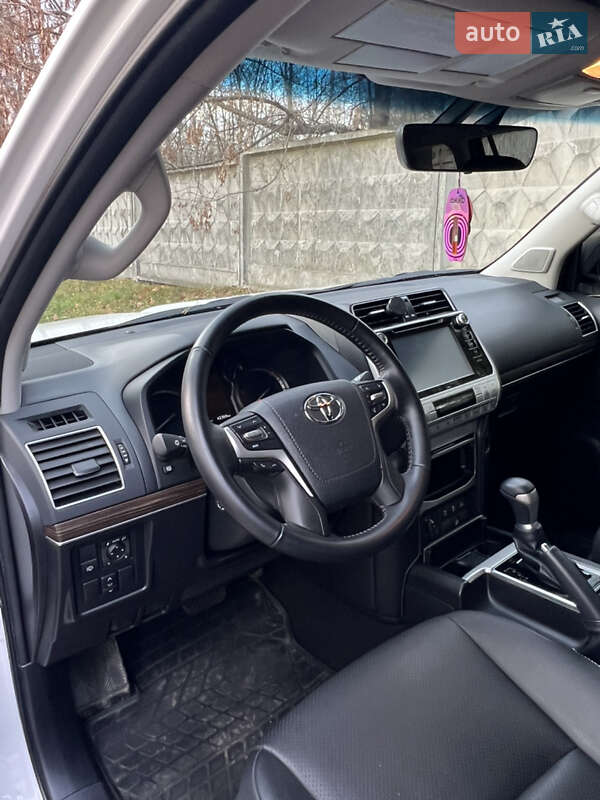 Позашляховик / Кросовер Toyota Land Cruiser Prado 2020 в Києві