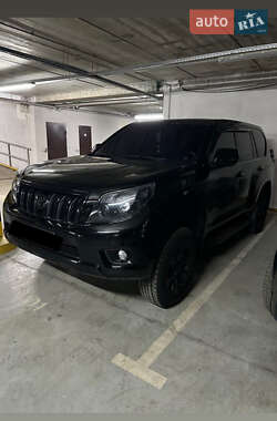 Позашляховик / Кросовер Toyota Land Cruiser Prado 2010 в Полтаві