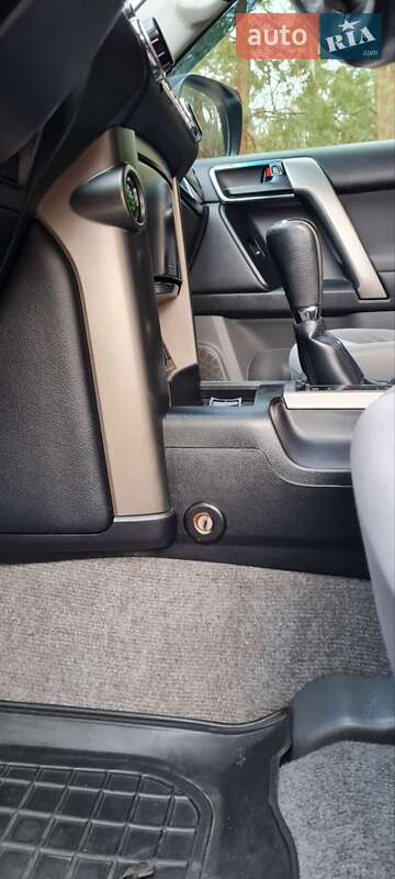 Внедорожник / Кроссовер Toyota Land Cruiser Prado 2013 в Киеве