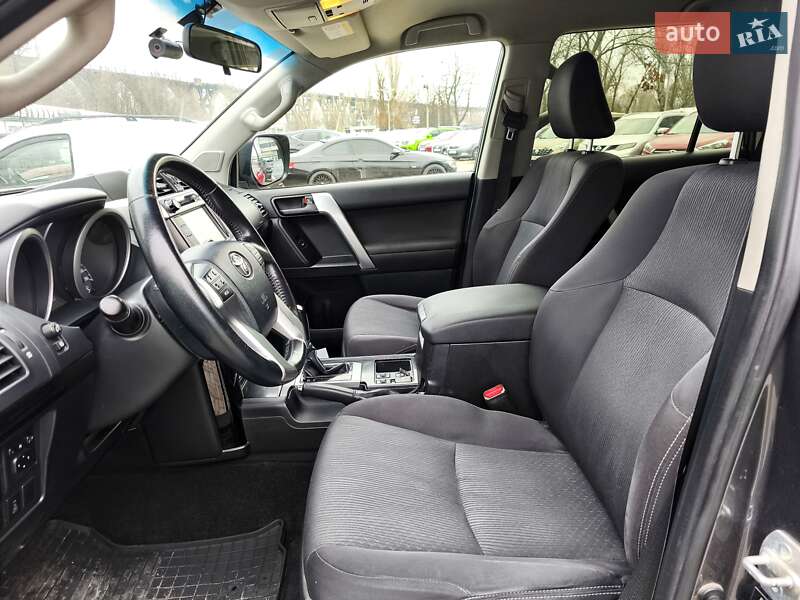 Позашляховик / Кросовер Toyota Land Cruiser Prado 2013 в Дніпрі
