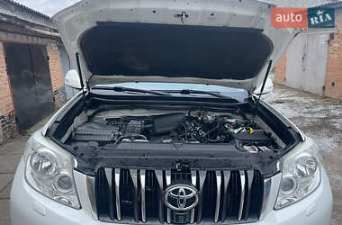 Позашляховик / Кросовер Toyota Land Cruiser Prado 2010 в Лубнах