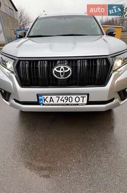 Позашляховик / Кросовер Toyota Land Cruiser Prado 2022 в Харкові