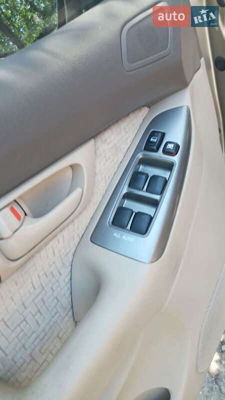 Внедорожник / Кроссовер Toyota Land Cruiser Prado 2005 в Херсоне