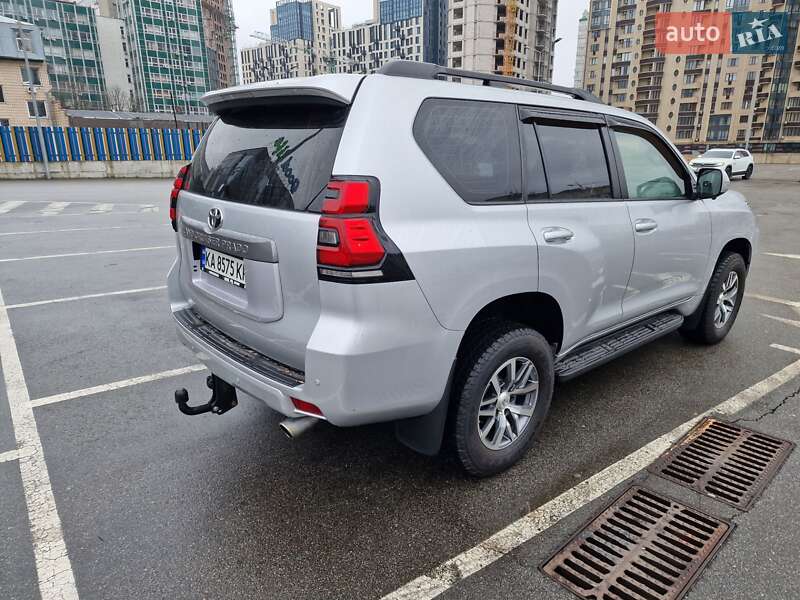 Позашляховик / Кросовер Toyota Land Cruiser Prado 2019 в Києві