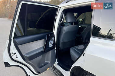 Позашляховик / Кросовер Toyota Land Cruiser Prado 2014 в 