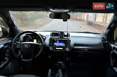 Позашляховик / Кросовер Toyota Land Cruiser Prado 2014 в 