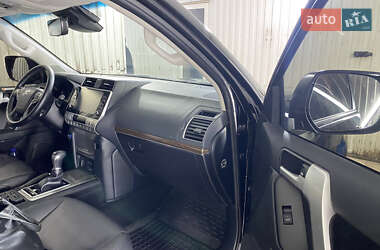 Внедорожник / Кроссовер Toyota Land Cruiser Prado 2022 в 