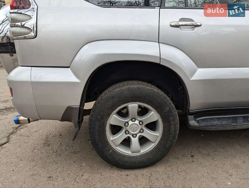 Позашляховик / Кросовер Toyota Land Cruiser Prado 2005 в Чернігові