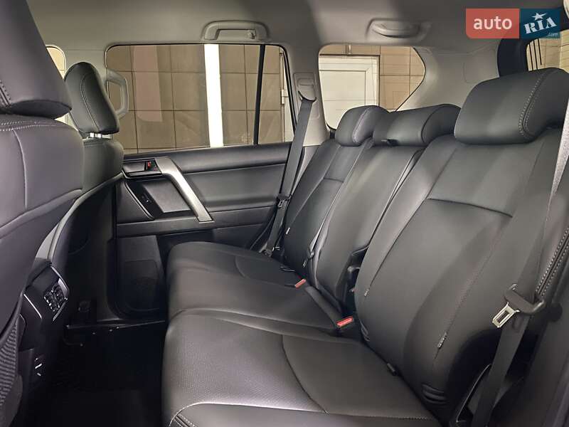 Позашляховик / Кросовер Toyota Land Cruiser Prado 2023 в Умані