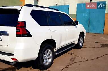 Позашляховик / Кросовер Toyota Land Cruiser Prado 2019 в 