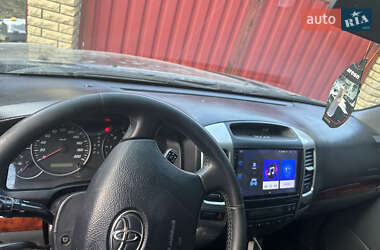 Позашляховик / Кросовер Toyota Land Cruiser Prado 2005 в 