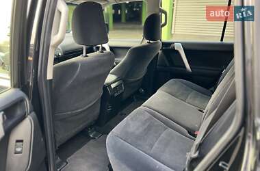 Внедорожник / Кроссовер Toyota Land Cruiser Prado 2017 в 