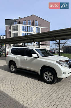 Внедорожник / Кроссовер Toyota Land Cruiser Prado 2014 в 