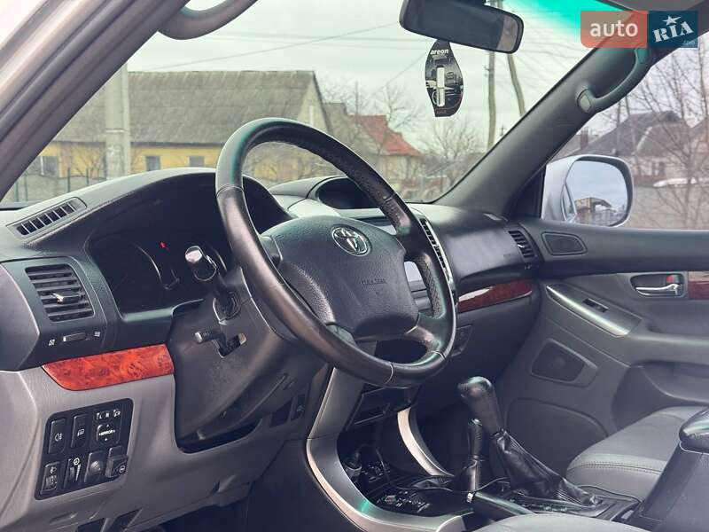 Позашляховик / Кросовер Toyota Land Cruiser Prado 2007 в Охтирці