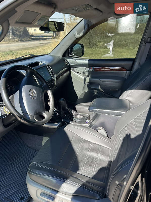 Внедорожник / Кроссовер Toyota Land Cruiser Prado 2007 в Львове