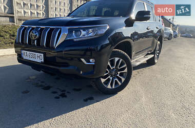 Внедорожник / Кроссовер Toyota Land Cruiser Prado 2022 в 