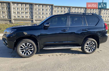 Внедорожник / Кроссовер Toyota Land Cruiser Prado 2022 в 