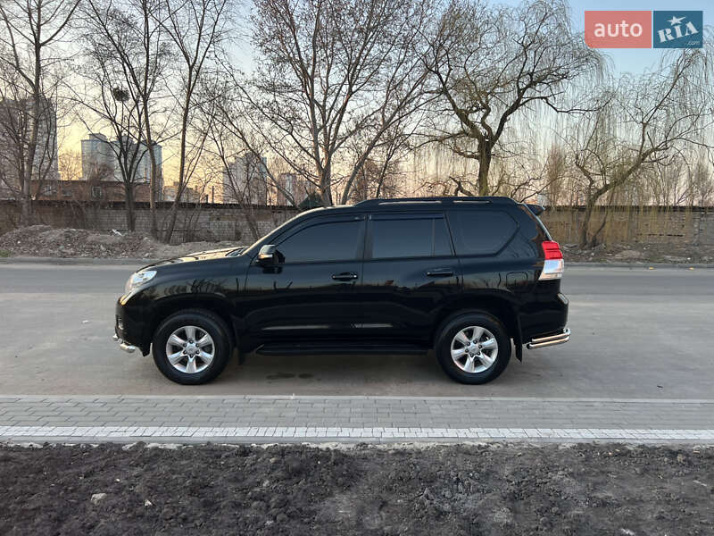 Позашляховик / Кросовер Toyota Land Cruiser Prado 2013 в Києві