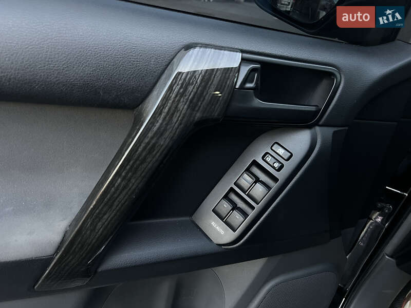 Позашляховик / Кросовер Toyota Land Cruiser Prado 2013 в Києві