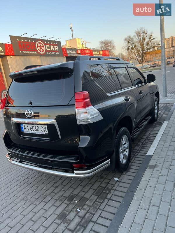 Позашляховик / Кросовер Toyota Land Cruiser Prado 2013 в Києві