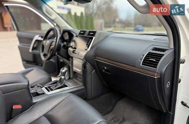 Внедорожник / Кроссовер Toyota Land Cruiser Prado 2021 в 
